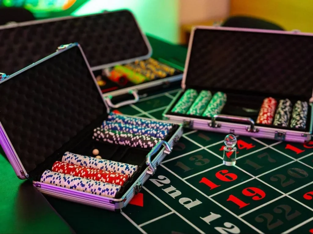 Rolos de slot ao lado de gráfico de RTP em 2026